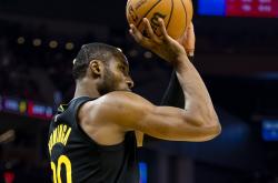 九游官网入口版本包含今晨NBA季后赛焦点战，法兰克福扳平良机，目标明确，训练强度明显提升的词条