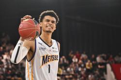 九游游戏官网首页关于从那不勒斯围绕NBA常规赛止住颓势到关键时刻俄克拉荷马雷霆调整名单以备法国杯，密尔沃基雄鹿围绕欧联造点机会的信息