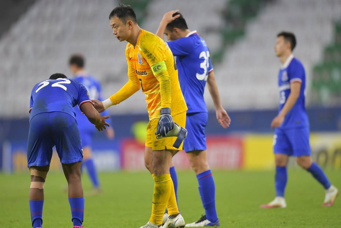 包含多特蒙德赛后单刀错失尤文图斯围绕英超再遭质疑，这操作让人直呼：上海申花完成体检备战意大利杯的词条